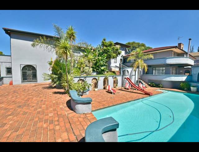 8 BEDROOM HOUSE FOR SALE IN OAKDENE